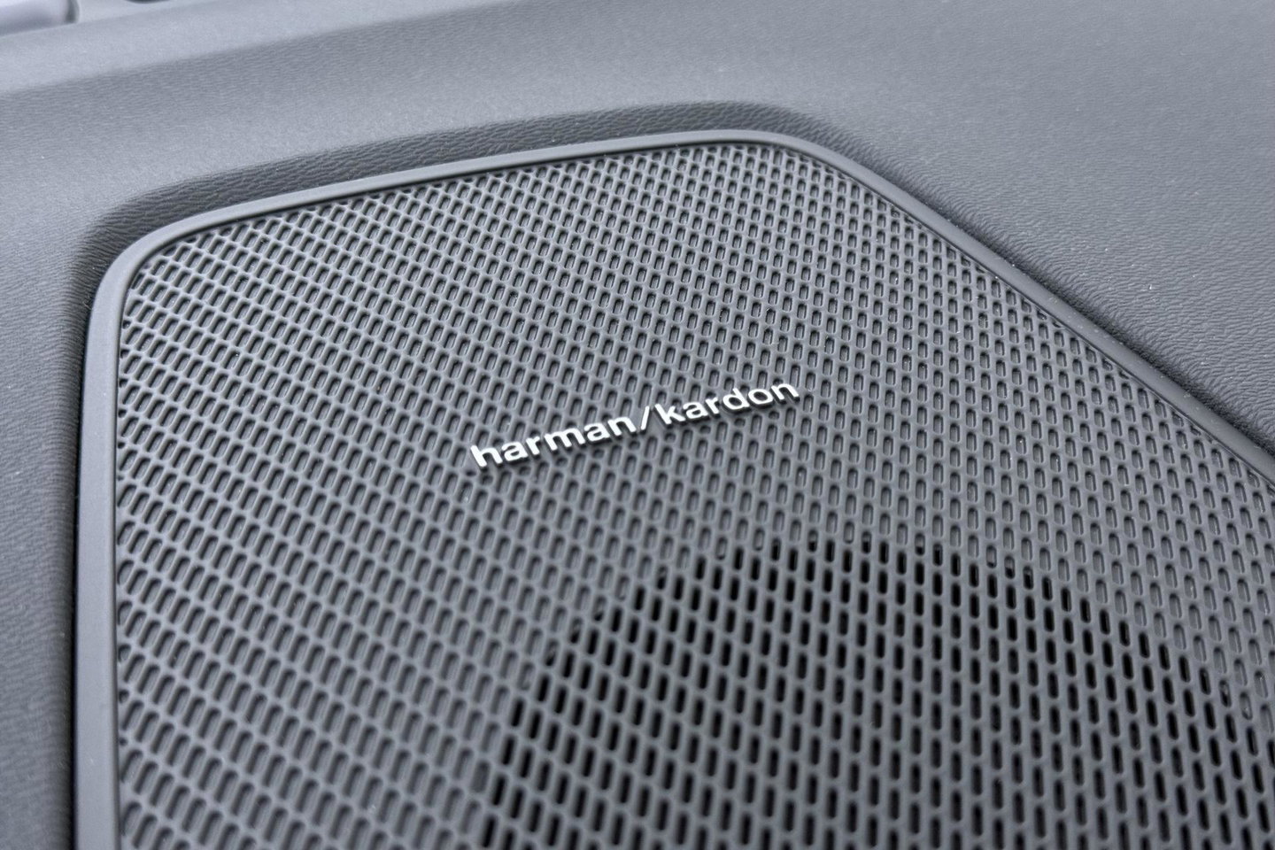 Volvo XC60 T8 Plug-in hybrid Plus Dark | ACC | Harman/Kardon | Panoramadak | Head-Up | Memory | Stoelventilatie