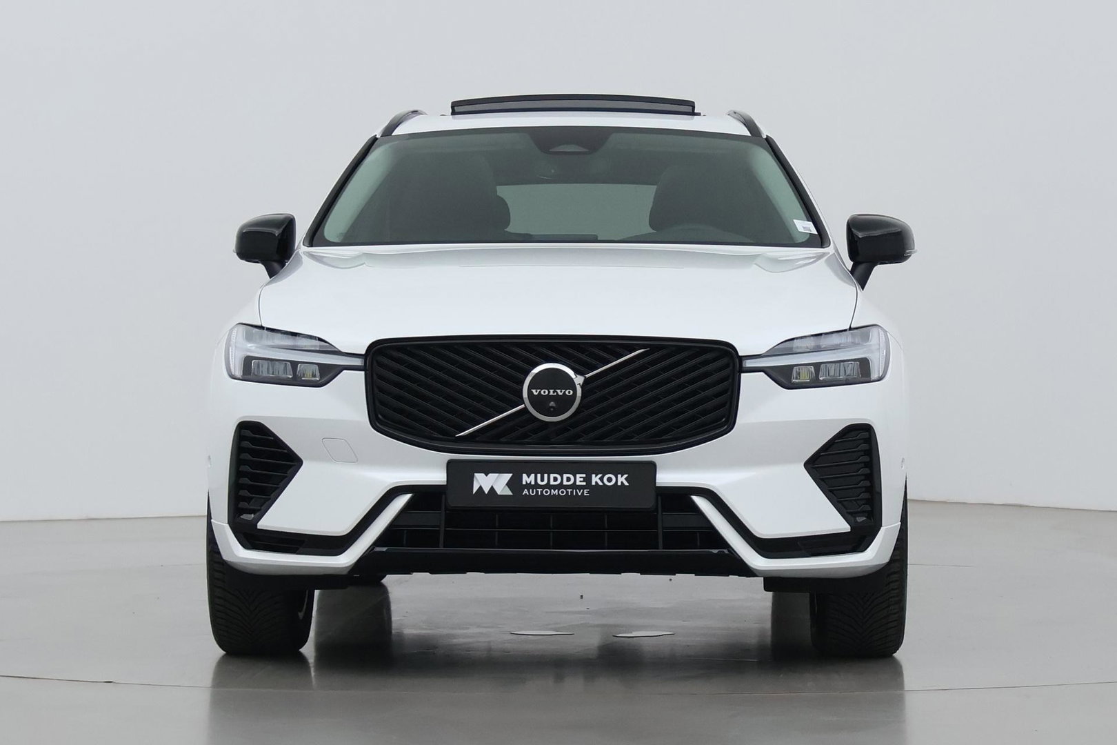 Volvo XC60 T8 Plug-in hybrid Plus Dark | ACC | Harman/Kardon | Panoramadak | Head-Up | Memory | Stoelventilatie