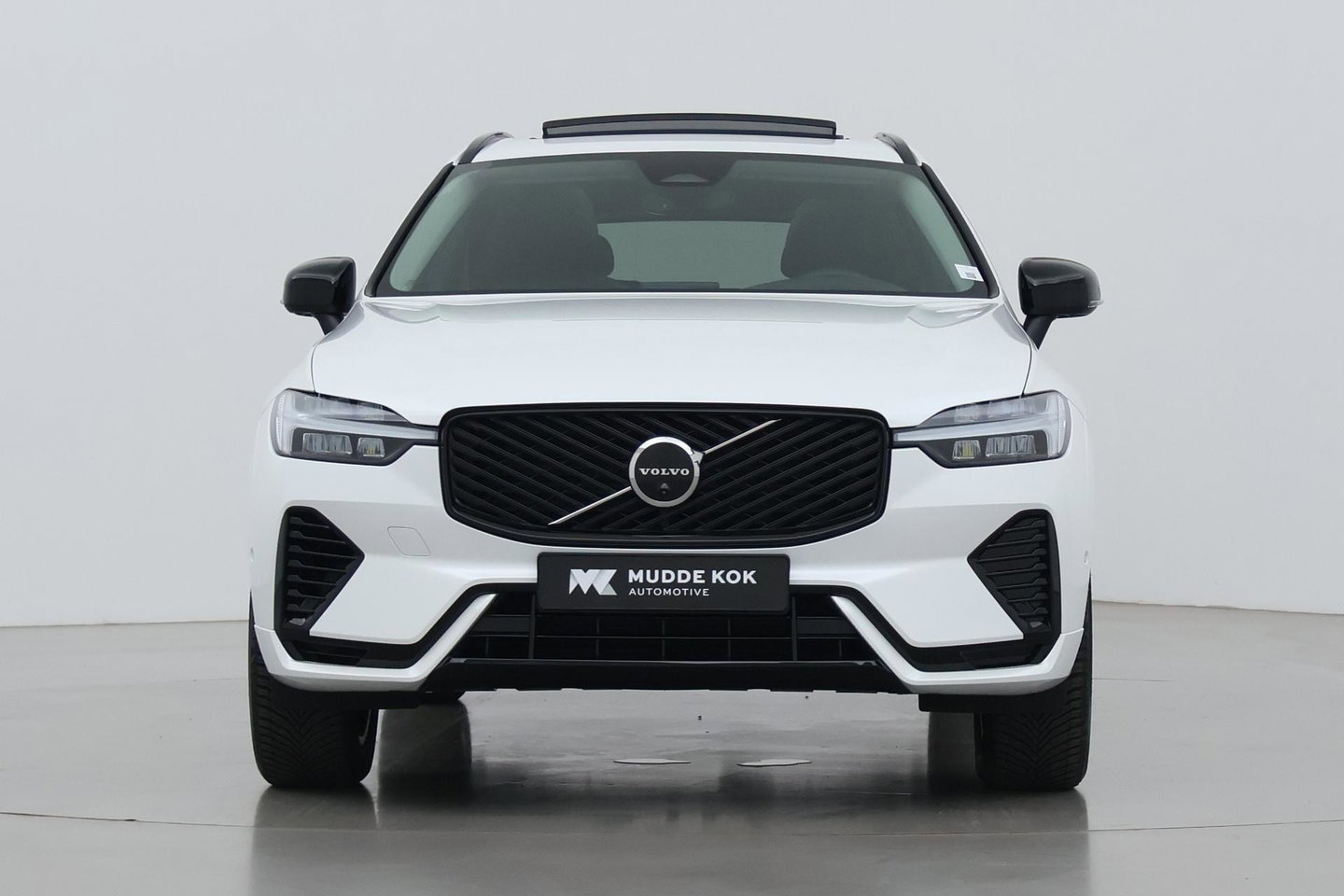 Volvo XC60 T8 Plug-in hybrid Plus Dark | ACC | Harman/Kardon | Panoramadak | Head-Up | Memory | Stoelventilatie