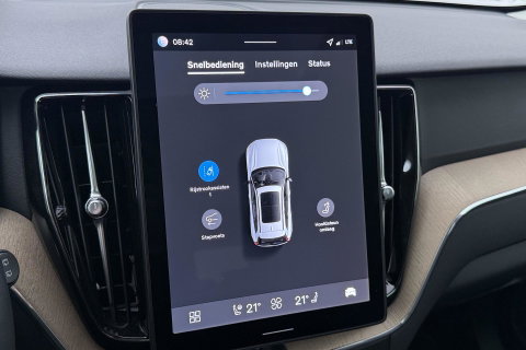 Volvo XC60 T8 Plug-in hybrid Plus Dark | ACC | Harman/Kardon | Panoramadak | Head-Up | Memory | Stoelventilatie