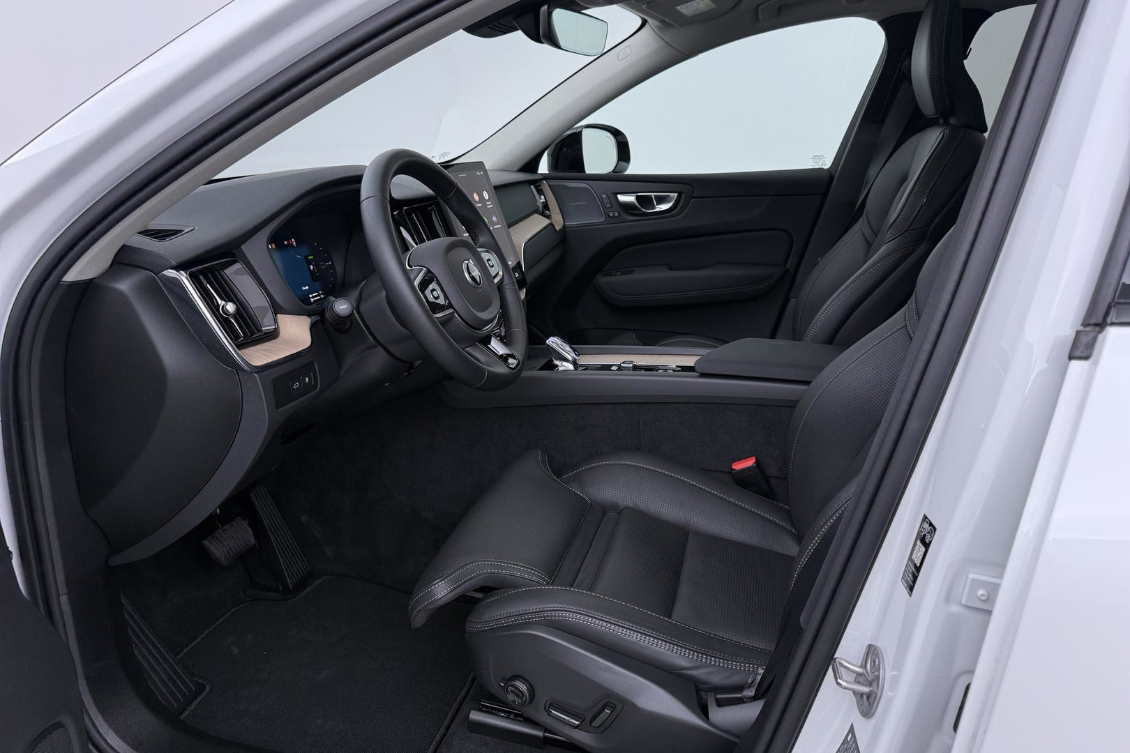 Volvo XC60 T8 Plug-in hybrid Plus Dark | ACC | Harman/Kardon | Panoramadak | Head-Up | Memory | Stoelventilatie