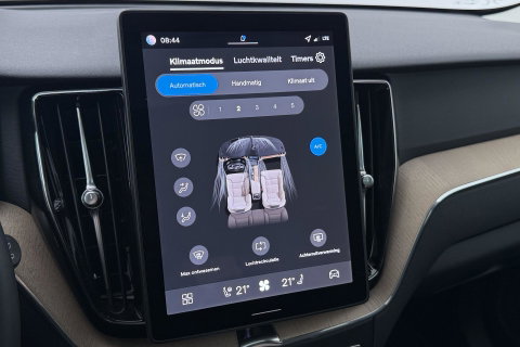 Volvo XC60 T8 Plug-in hybrid Plus Dark | ACC | Harman/Kardon | Panoramadak | Head-Up | Memory | Stoelventilatie