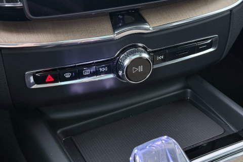 Volvo XC60 T8 Plug-in hybrid Plus Dark | ACC | Harman/Kardon | Panoramadak | Head-Up | Memory | Stoelventilatie
