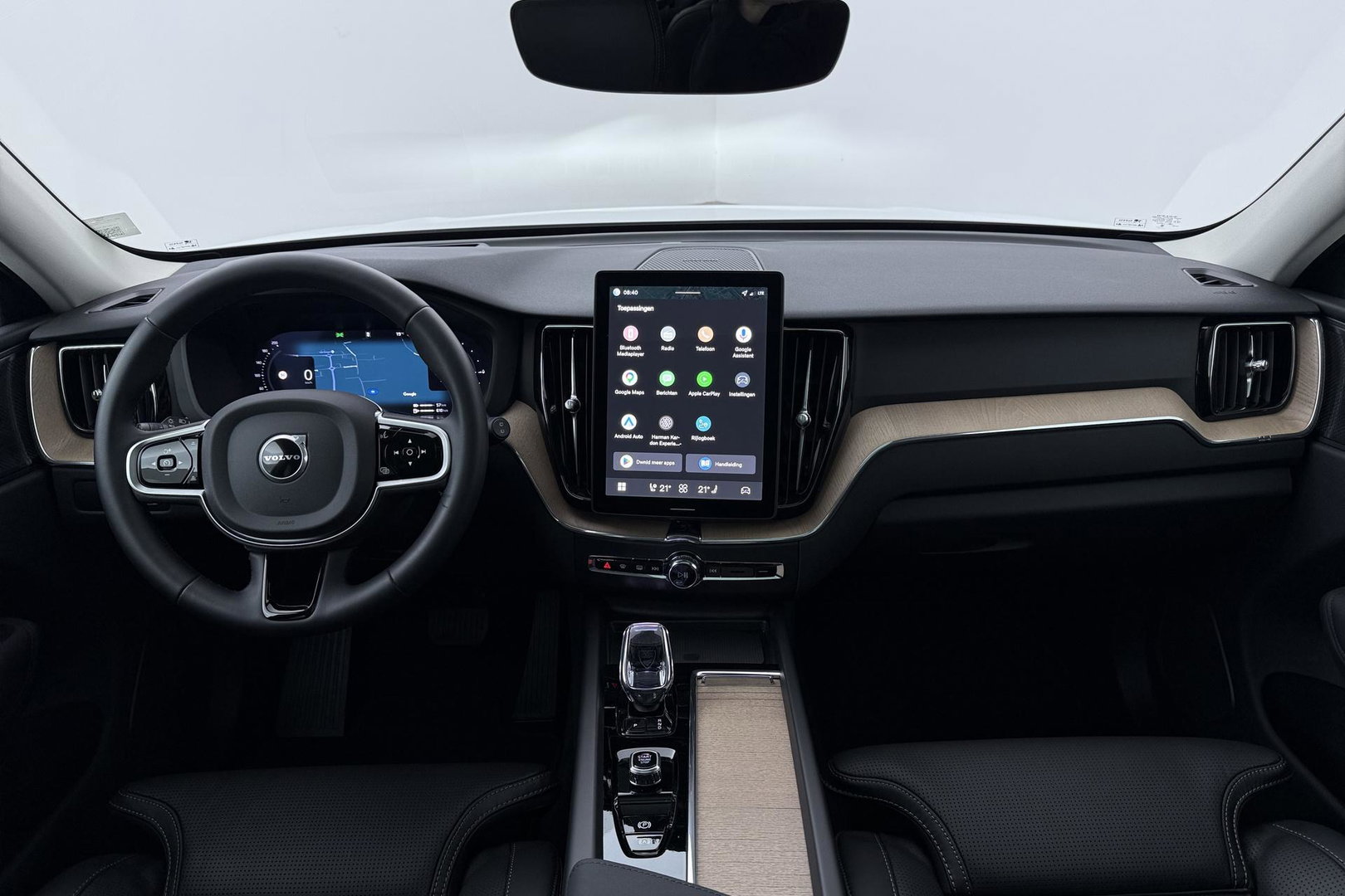 Volvo XC60 T8 Plug-in hybrid Plus Dark | ACC | Harman/Kardon | Panoramadak | Head-Up | Memory | Stoelventilatie