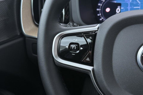 Volvo XC60 T8 Plug-in hybrid Plus Dark | ACC | Harman/Kardon | Panoramadak | Head-Up | Memory | Stoelventilatie