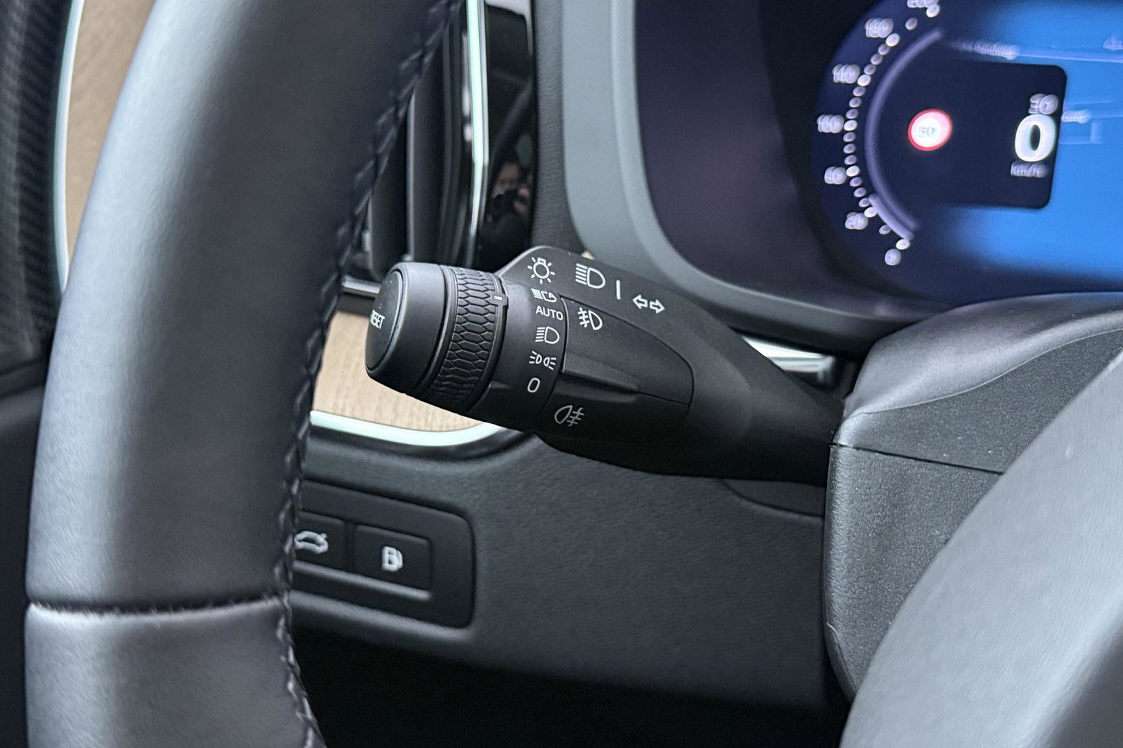 Volvo XC60 T8 Plug-in hybrid Plus Dark | ACC | Harman/Kardon | Panoramadak | Head-Up | Memory | Stoelventilatie