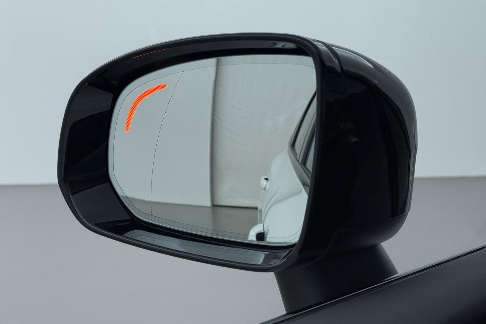 Volvo XC60 T8 Plug-in hybrid Plus Dark | ACC | Harman/Kardon | Panoramadak | Head-Up | Memory | Stoelventilatie