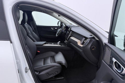 Volvo XC60 T8 Plug-in hybrid Plus Dark | ACC | Harman/Kardon | Panoramadak | Head-Up | Memory | Stoelventilatie
