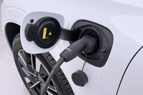Volvo XC60 T8 Plug-in hybrid Plus Dark | ACC | Harman/Kardon | Panoramadak | Head-Up | Memory | Stoelventilatie