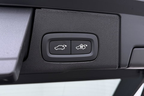 Volvo XC60 T8 Plug-in hybrid Plus Dark | ACC | Harman/Kardon | Panoramadak | Head-Up | Memory | Stoelventilatie