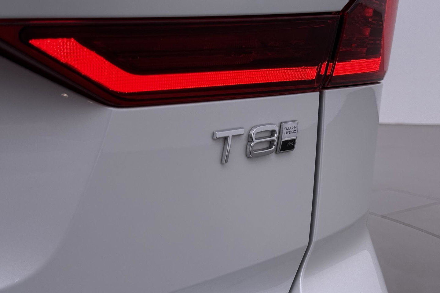 Volvo XC60 T8 Plug-in hybrid Plus Dark | ACC | Harman/Kardon | Panoramadak | Head-Up | Memory | Stoelventilatie