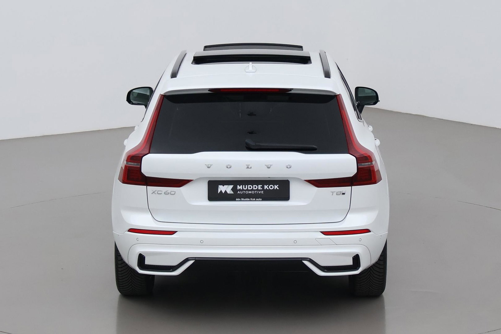 Volvo XC60 T8 Plug-in hybrid Plus Dark | ACC | Harman/Kardon | Panoramadak | Head-Up | Memory | Stoelventilatie