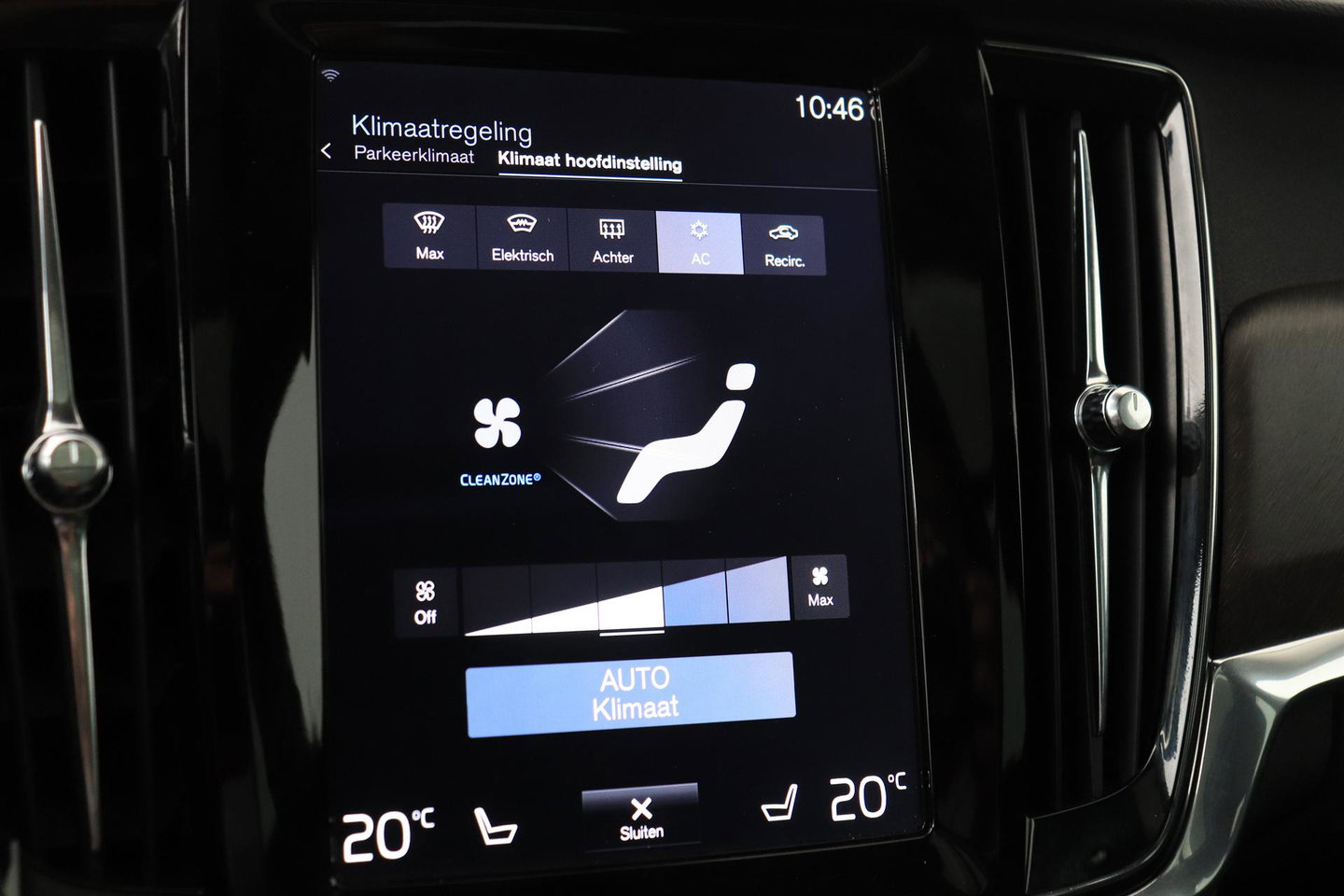 Volvo V90 Cross Country 2.0 D5 Pro | AWD | ACC | Panoramadak | 360° Camera | BLIS | Trekhaak | 21 Inch