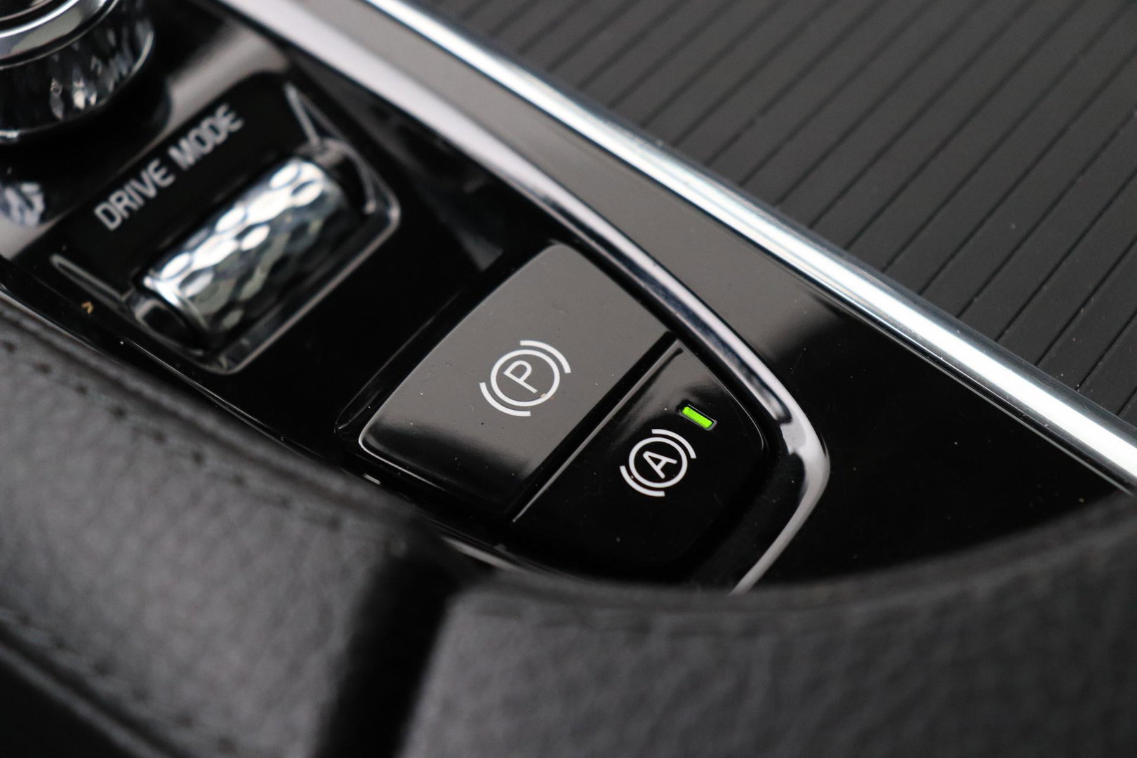 Volvo V90 Cross Country 2.0 D5 Pro | AWD | ACC | Panoramadak | 360° Camera | BLIS | Trekhaak | 21 Inch