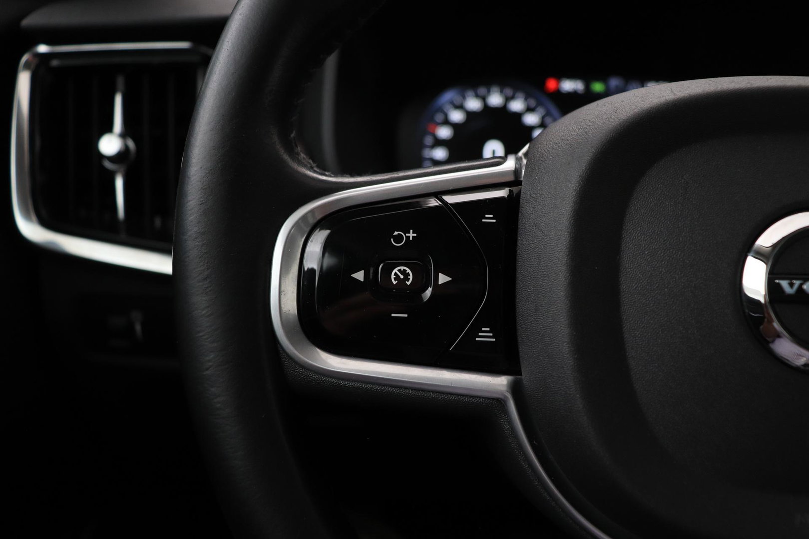 Volvo V90 Cross Country 2.0 D5 Pro | AWD | ACC | Panoramadak | 360° Camera | BLIS | Trekhaak | 21 Inch