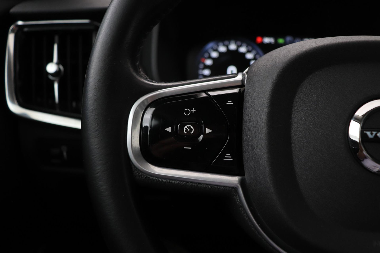 Volvo V90 Cross Country 2.0 D5 Pro | AWD | ACC | Panoramadak | 360° Camera | BLIS | Trekhaak | 21 Inch