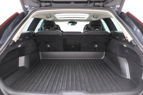 Volvo V90 Cross Country 2.0 D5 Pro | AWD | ACC | Panoramadak | 360° Camera | BLIS | Trekhaak | 21 Inch