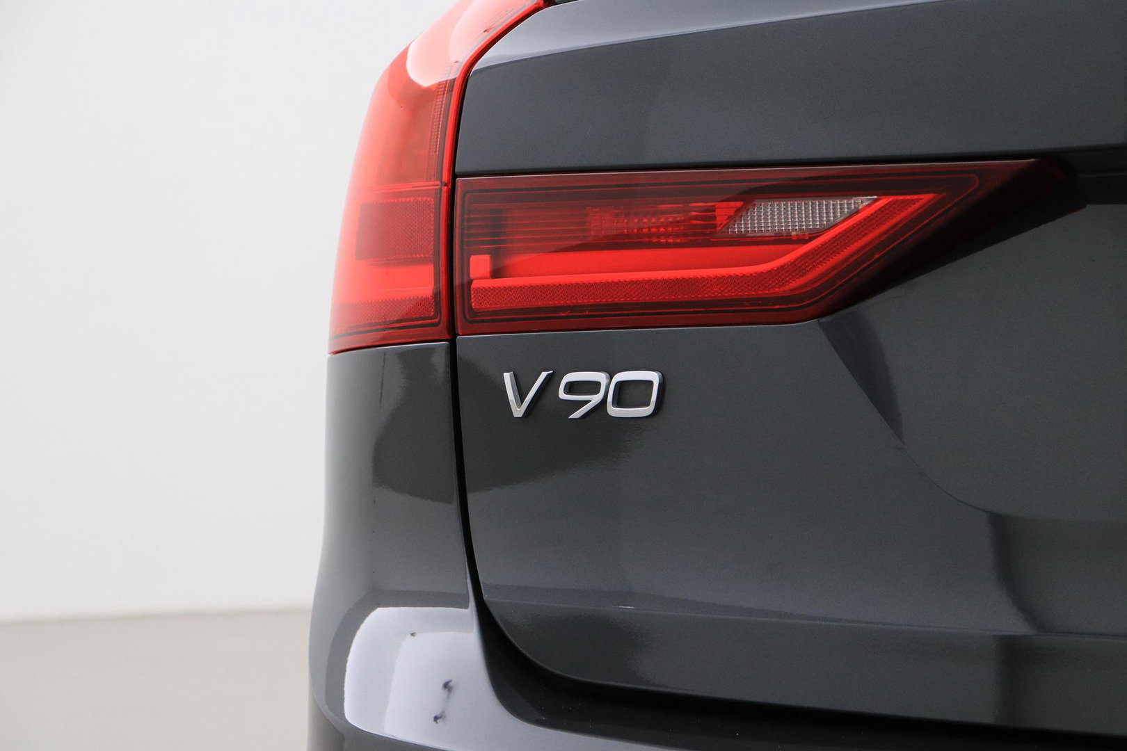 Volvo V90 Cross Country 2.0 D5 Pro | AWD | ACC | Panoramadak | 360° Camera | BLIS | Trekhaak | 21 Inch