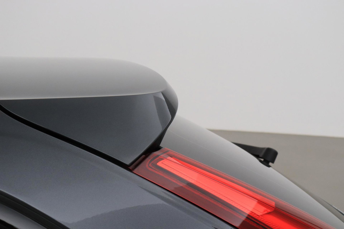 Volvo V90 Cross Country 2.0 D5 Pro | AWD | ACC | Panoramadak | 360° Camera | BLIS | Trekhaak | 21 Inch