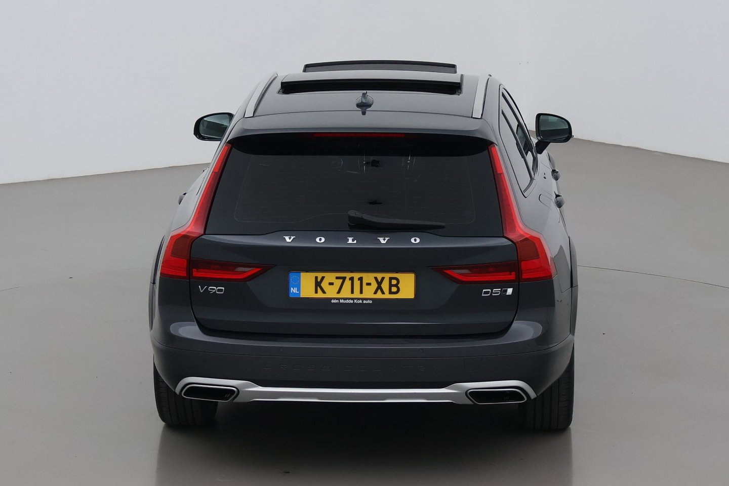 Volvo V90 Cross Country 2.0 D5 Pro | AWD | ACC | Panoramadak | 360° Camera | BLIS | Trekhaak | 21 Inch