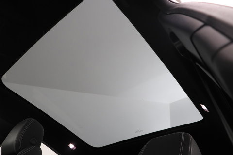 Jaguar E-PACE P300e R-Dynamic SE | Panoramadak | ACC | BLIS | Trekhaak | Getint Glas | Meridian Sound
