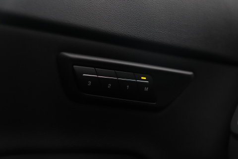 Jaguar E-PACE P300e R-Dynamic SE | Panoramadak | ACC | BLIS | Trekhaak | Getint Glas | Meridian Sound
