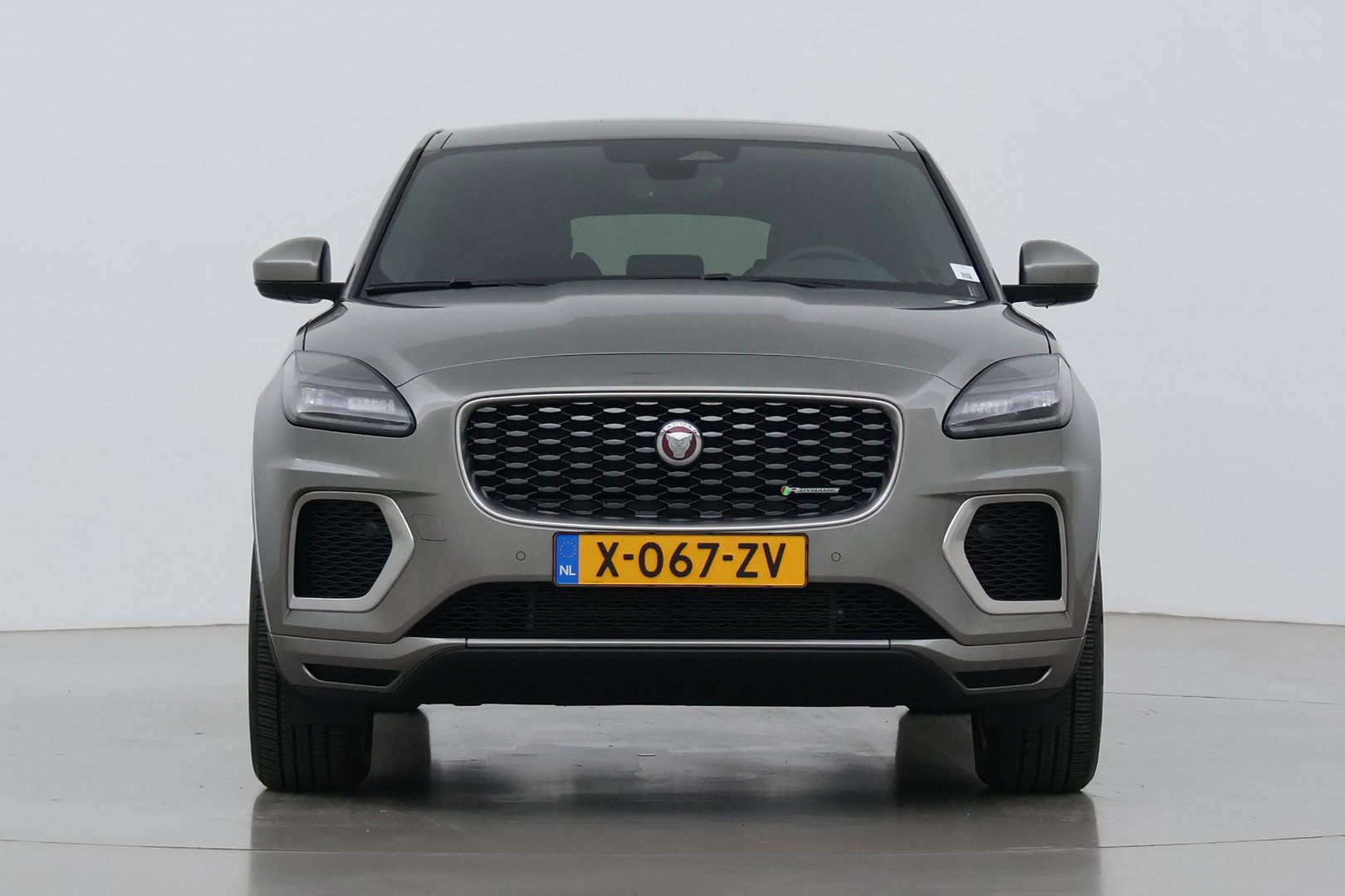 Jaguar E-PACE P300e R-Dynamic SE | Panoramadak | ACC | BLIS | Trekhaak | Getint Glas | Meridian Sound