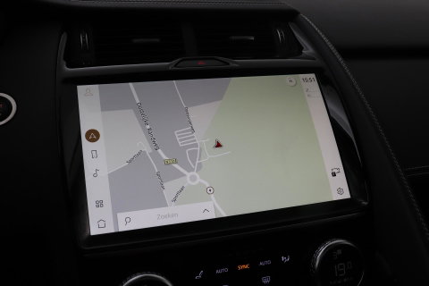 Jaguar E-PACE P300e R-Dynamic SE | Panoramadak | ACC | BLIS | Trekhaak | Getint Glas | Meridian Sound