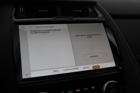 Jaguar E-PACE P300e R-Dynamic SE | Panoramadak | ACC | BLIS | Trekhaak | Getint Glas | Meridian Sound