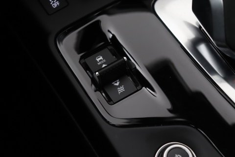 Jaguar E-PACE P300e R-Dynamic SE | Panoramadak | ACC | BLIS | Trekhaak | Getint Glas | Meridian Sound
