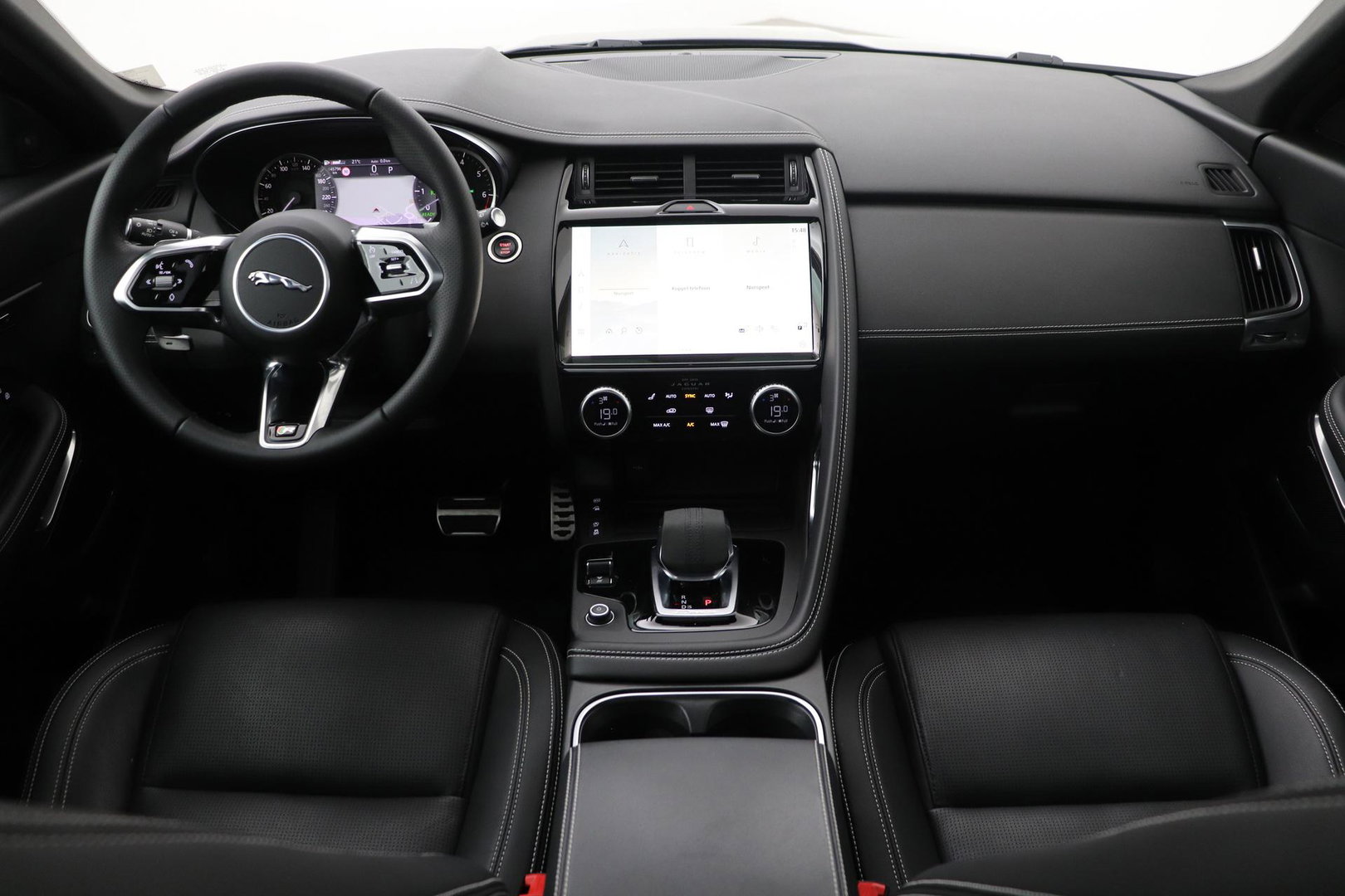Jaguar E-PACE P300e R-Dynamic SE | Panoramadak | ACC | BLIS | Trekhaak | Getint Glas | Meridian Sound