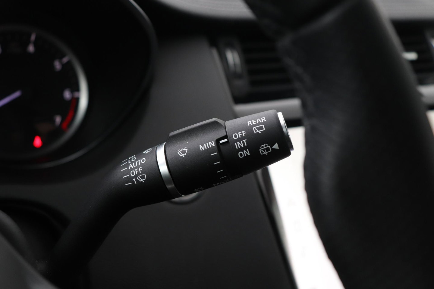 Jaguar E-PACE P300e R-Dynamic SE | Panoramadak | ACC | BLIS | Trekhaak | Getint Glas | Meridian Sound