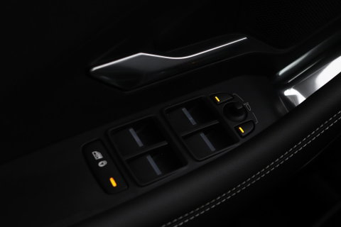Jaguar E-PACE P300e R-Dynamic SE | Panoramadak | ACC | BLIS | Trekhaak | Getint Glas | Meridian Sound