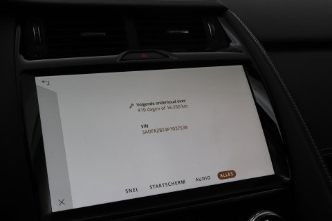 Jaguar E-PACE P300e R-Dynamic SE | Panoramadak | ACC | BLIS | Trekhaak | Getint Glas | Meridian Sound