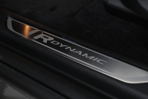 Jaguar E-PACE P300e R-Dynamic SE | Panoramadak | ACC | BLIS | Trekhaak | Getint Glas | Meridian Sound