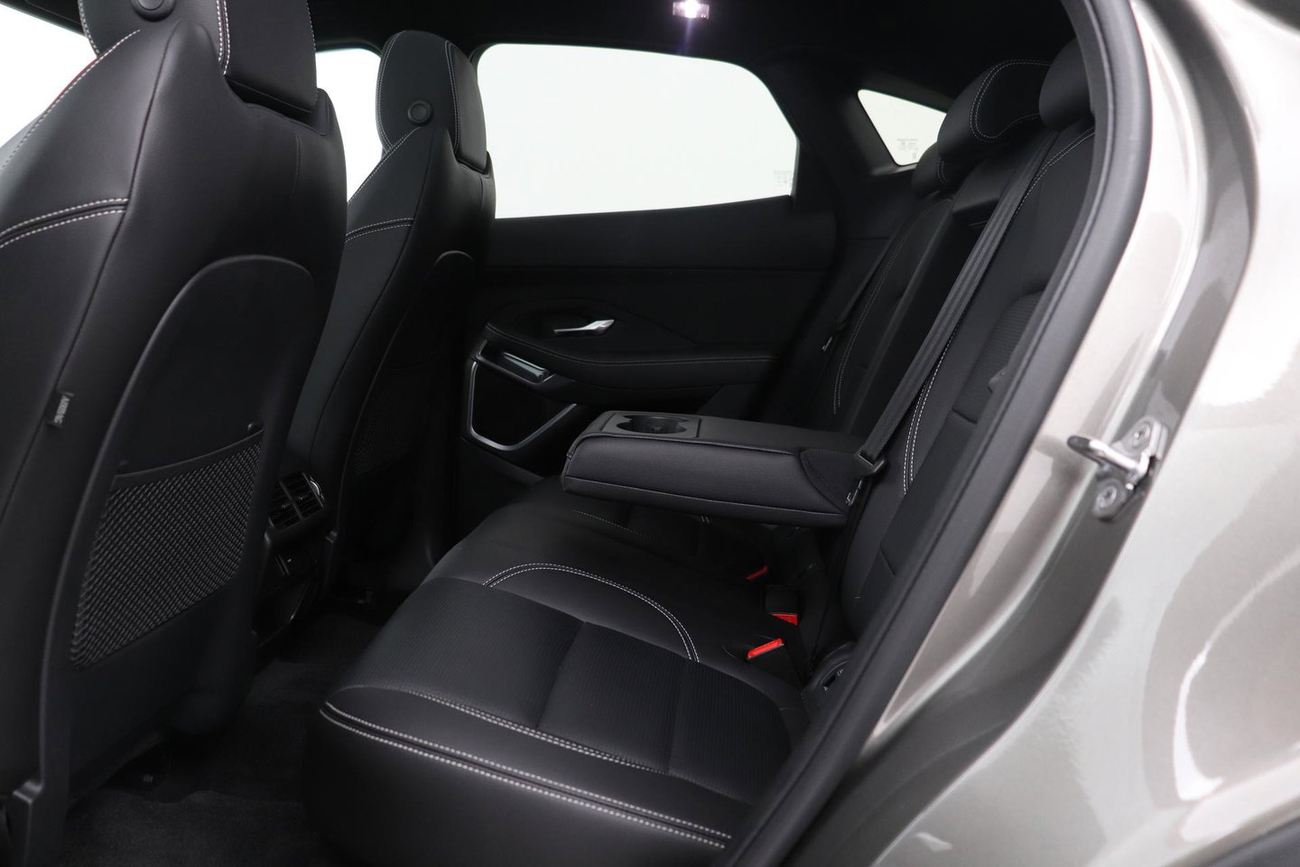 Jaguar E-PACE P300e R-Dynamic SE | Panoramadak | ACC | BLIS | Trekhaak | Getint Glas | Meridian Sound