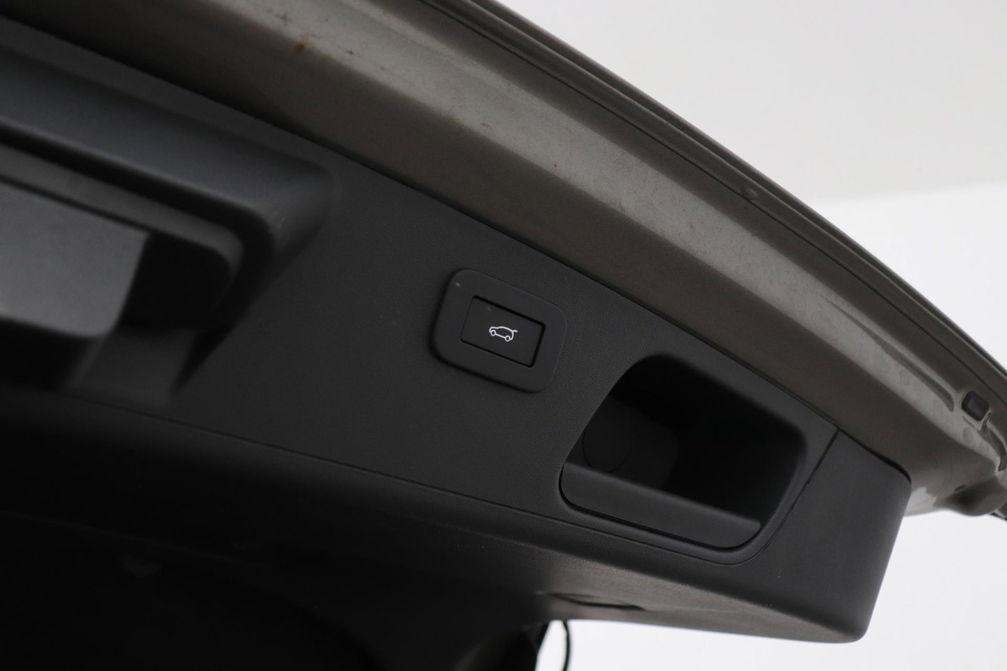 Jaguar E-PACE P300e R-Dynamic SE | Panoramadak | ACC | BLIS | Trekhaak | Getint Glas | Meridian Sound