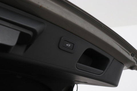 Jaguar E-PACE P300e R-Dynamic SE | Panoramadak | ACC | BLIS | Trekhaak | Getint Glas | Meridian Sound