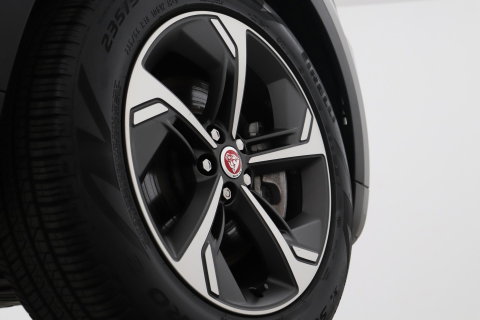 Jaguar E-PACE P300e R-Dynamic SE | Panoramadak | ACC | BLIS | Trekhaak | Getint Glas | Meridian Sound