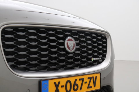 Jaguar E-PACE P300e R-Dynamic SE | Panoramadak | ACC | BLIS | Trekhaak | Getint Glas | Meridian Sound