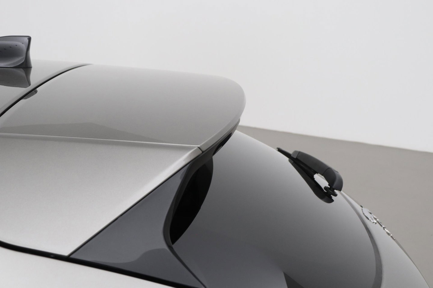Jaguar E-PACE P300e R-Dynamic SE | Panoramadak | ACC | BLIS | Trekhaak | Getint Glas | Meridian Sound