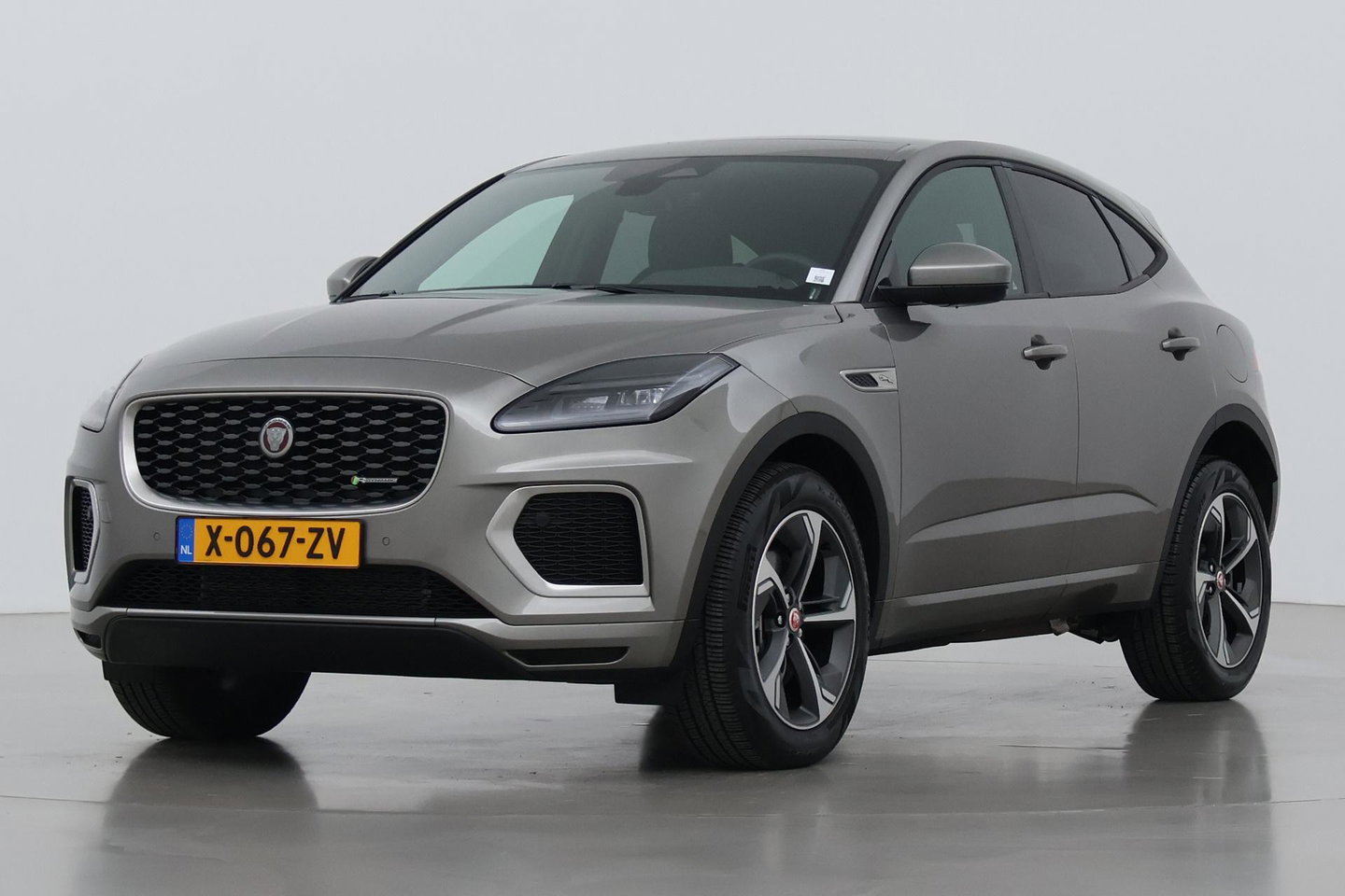 Jaguar E-PACE P300e R-Dynamic SE | Panoramadak | ACC | BLIS | Trekhaak | Getint Glas | Meridian Sound