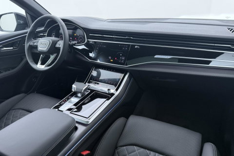 Audi Q8 60 TFSI e quattro Pro Line S Competition | Luchtvering | Trekhaak | Soft-Close | Panoramadak | B&O | 23 Inch