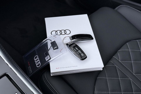 Audi Q8 60 TFSI e quattro Pro Line S Competition | Luchtvering | Trekhaak | Soft-Close | Panoramadak | B&O | 23 Inch