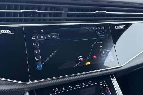Audi Q8 60 TFSI e quattro Pro Line S Competition | Luchtvering | Trekhaak | Soft-Close | Panoramadak | B&O | 23 Inch