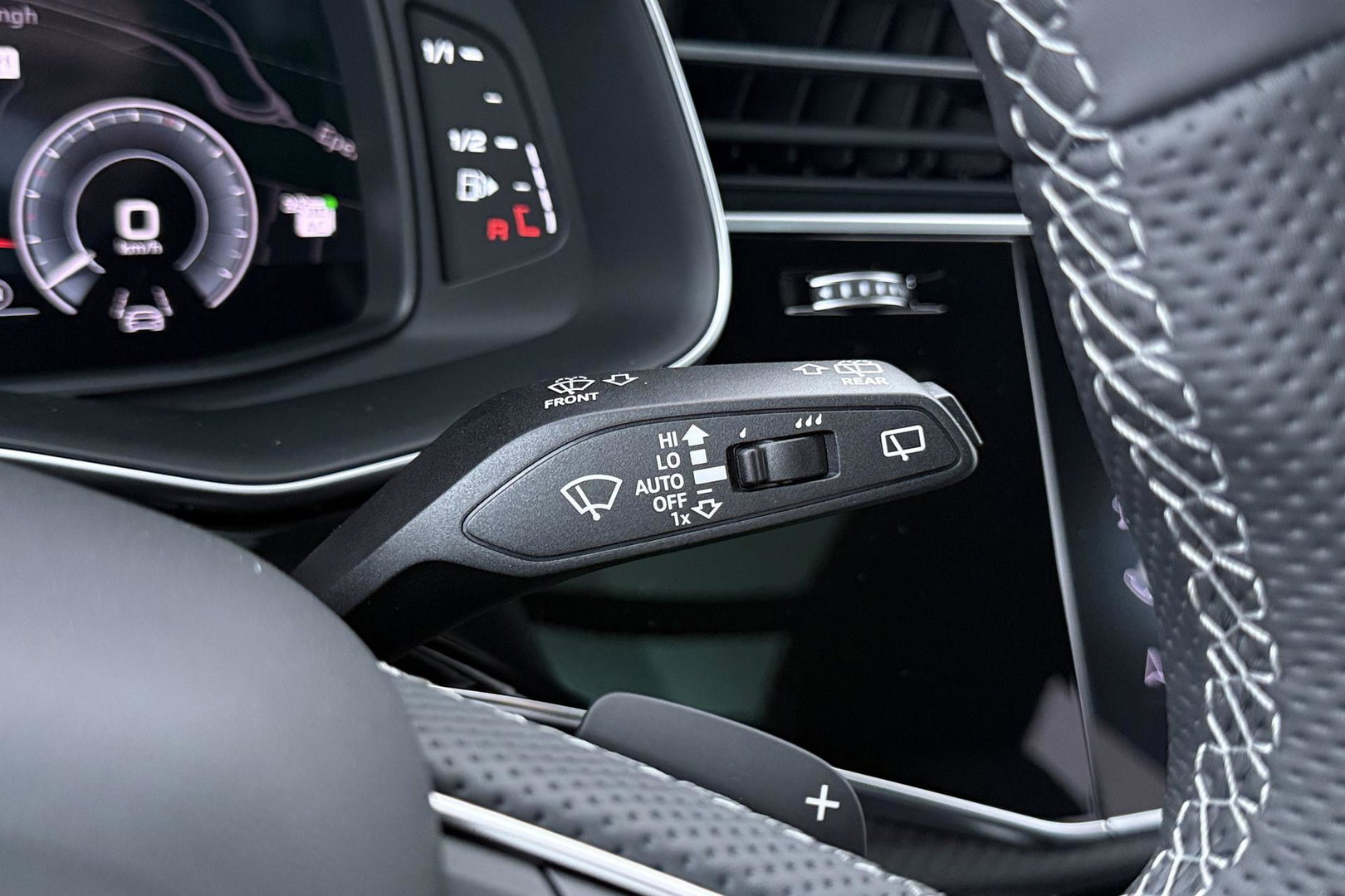 Audi Q8 60 TFSI e quattro Pro Line S Competition | Luchtvering | Trekhaak | Soft-Close | Panoramadak | B&O | 23 Inch