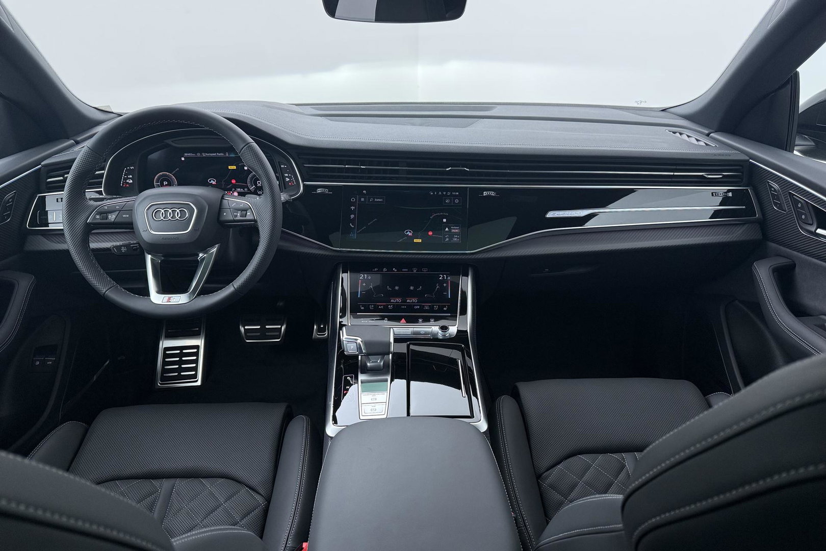 Audi Q8 60 TFSI e quattro Pro Line S Competition | Luchtvering | Trekhaak | Soft-Close | Panoramadak | B&O | 23 Inch