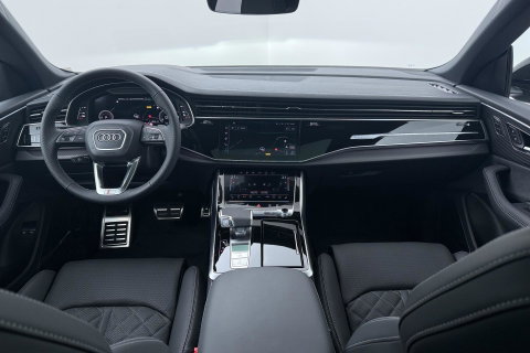 Audi Q8 60 TFSI e quattro Pro Line S Competition | Luchtvering | Trekhaak | Soft-Close | Panoramadak | B&O | 23 Inch