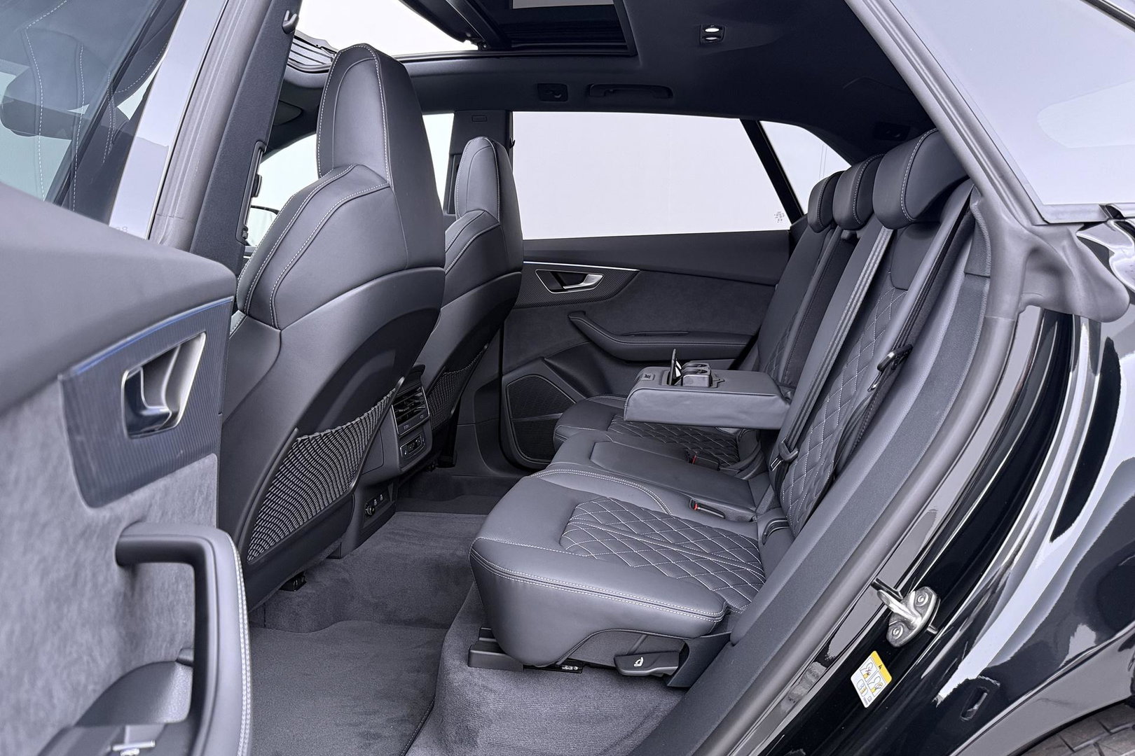 Audi Q8 60 TFSI e quattro Pro Line S Competition | Luchtvering | Trekhaak | Soft-Close | Panoramadak | B&O | 23 Inch