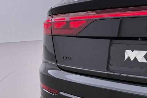 Audi Q8 60 TFSI e quattro Pro Line S Competition | Luchtvering | Trekhaak | Soft-Close | Panoramadak | B&O | 23 Inch